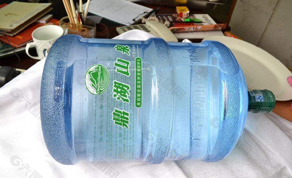 鼎湖山泉：岭南珍泉，泡茶专用